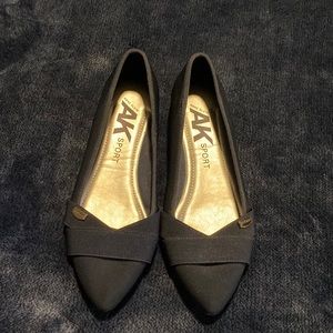 Size 8 - Pointy - Flat shoes - Anne Klein - Navy Blue - Never worn